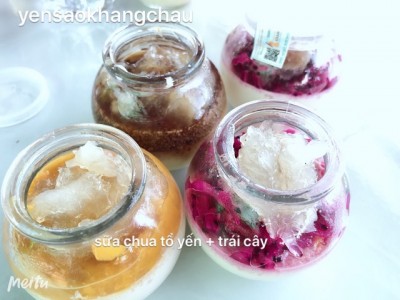 Sữa chua tổ yến và trái cây